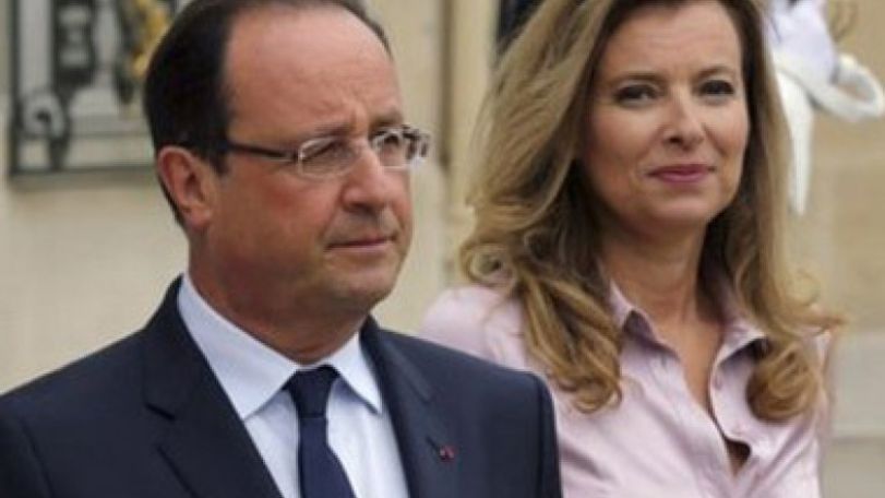 French First Lady Valerie Trierweiler extends hospital stay