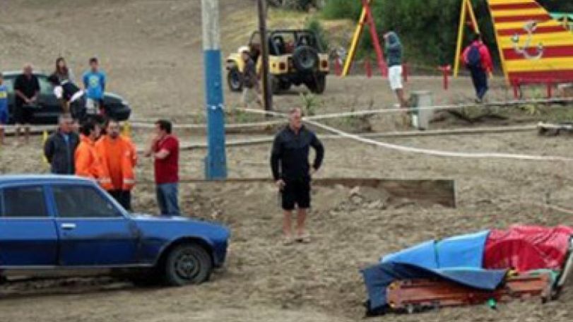 Lightning kills three people on beach in Argentina