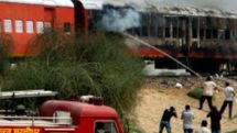 India train fire 'kills 23' in Andhra Pradesh state