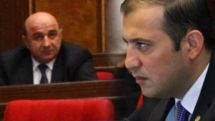 В парламенте Армении потребовали отставки правительства из-за продажи России 20% акций ЗАО «АрмРосгазпром»