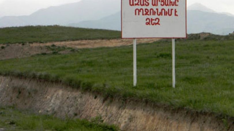 Հանրաքվե` անդադար հրետակոծության ներքո. Արցախը 22 տարի առաջ «այո» ասաց անկախությանը