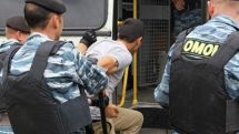 Hundreds held in police raid on market in southeast Moscow