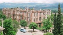 «Սեգոդնյա.ուա». Արցախում պատերազմի պատրաստ են նույնիսկ արձաններն ու երեխաները