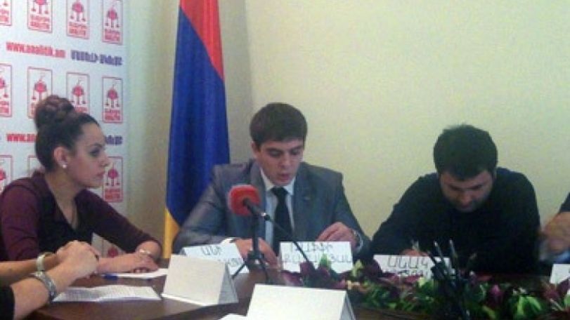 Բարձր վարձավճարներ, մասնագիտությամբ աշխատատեղերի պակաս… Ուսանողների խնդիրները