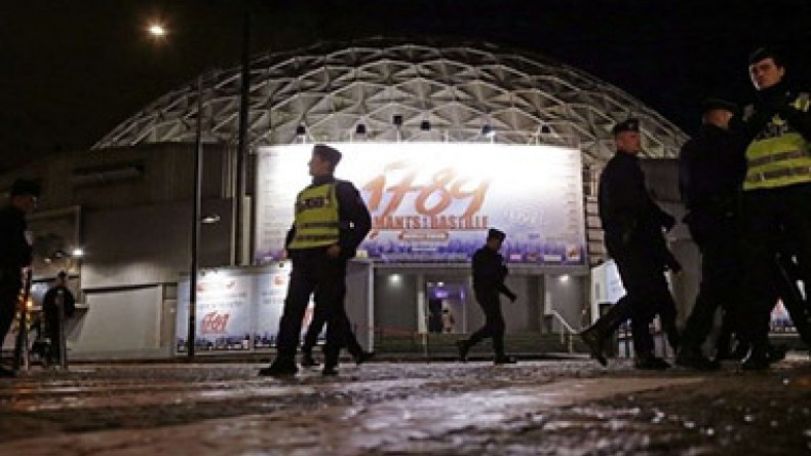Pyrotechnics blast at Paris musical injures 15