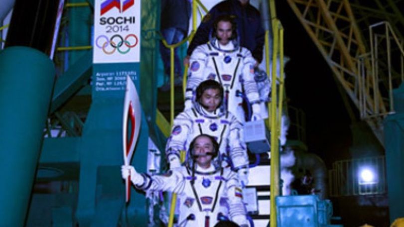 Олимпийская эстафета: факел отправили в космос
