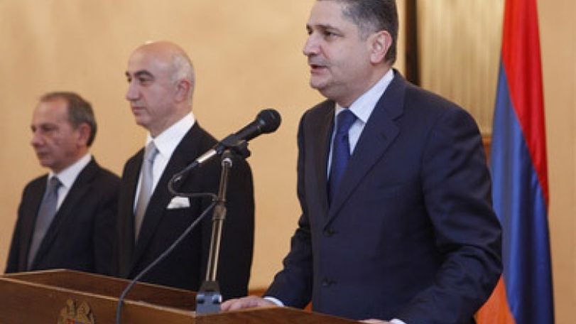 PM congratulates Armenian jewelers on professional holiday