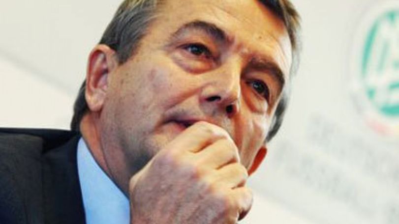 Ниерсбах раскритиковал деятельность ФИФА и Блаттера, выступив также против бойкота ЧМ-2018 в России