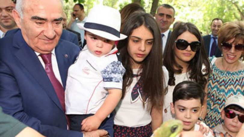Armenian National Assembly Park hosts festive event for children 