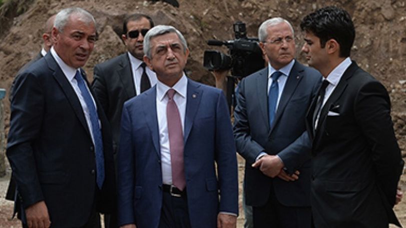 Serzh Sargsyan visits construction site of Jermuk Group’s new plant 
