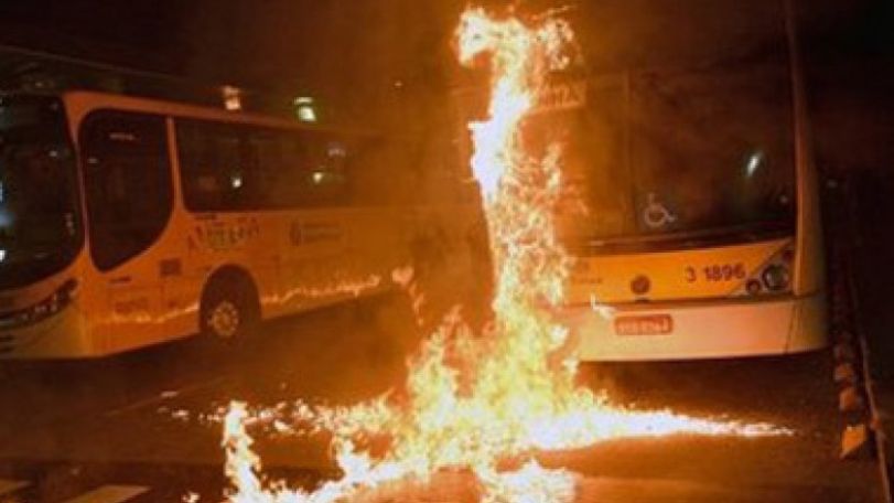 Brazil protests: Sao Paulo bus station attacked