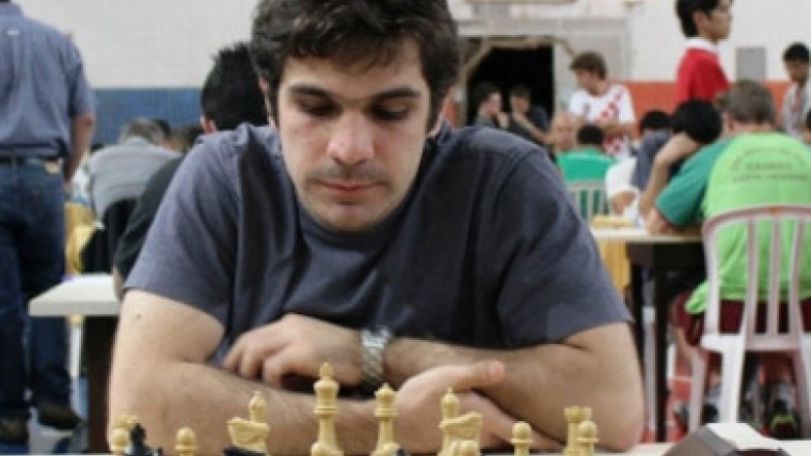 Krikor Sevag Mekhitarian wins chess tournament in Brazil