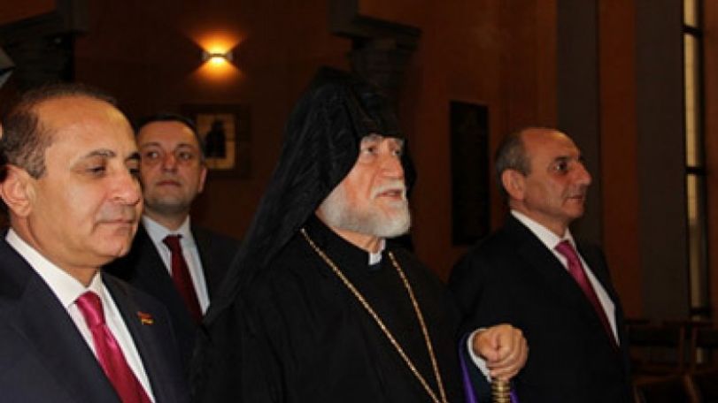 Президент НКР Бако Саакян и католикос Арам Первый посетили армянскую церковь Брюсселя
