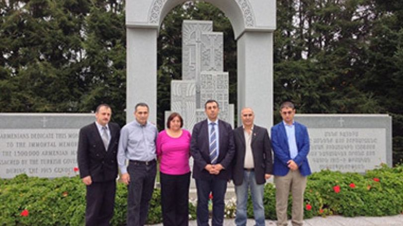 Diyarbakir Mayor places flowers at Armenian Genocide Memorial in Providence