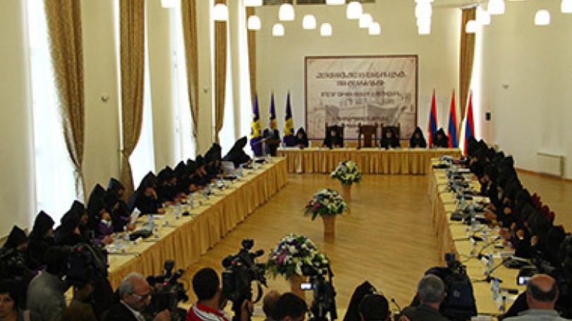 Մայր Աթոռում մեկնարկել է Հայաստանյաց Առաքելական Ս. Եկեղեցու Եպիսկոպոսաց ժողովը (լուսանկարներ)