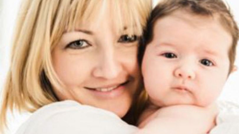 Women should start a family before turning 35 to avoid being 'haunted' by their decision to wait