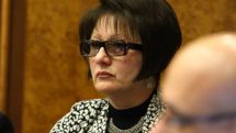 «Я глазами давал ей понять». Депутат парламента Армении Людмила Саркисян обиделась и ушла вопреки намекам коллеги Акопа Акопяна 