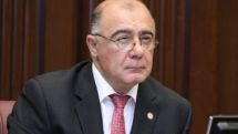Gyumri mayor hands over awards to Karapet Chalyan, Henrik Sargsyan