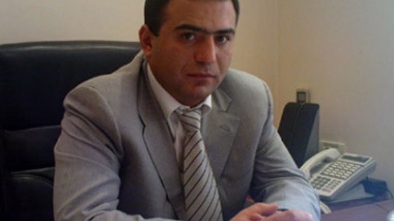 Глава Сюникской области Армении В. Акопян опроверг сообщения о нанесении ему ножевых ранений экс-губернатором С. Хачатряном 