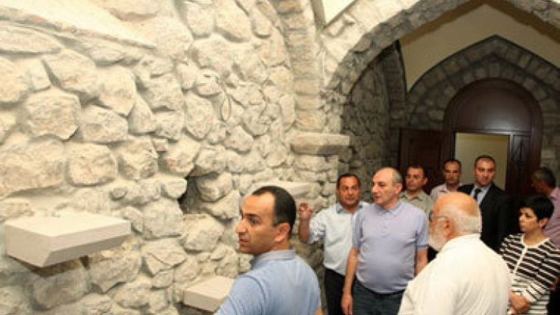 Bako Sahakyan visits construction site of geological museum in Shoushi