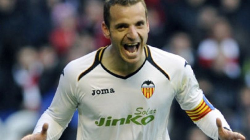 New-boy Soldado hopes 'great' Bale will stay at Tottenham
