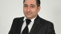 Врачи борются за жизнь известного армянского шоумена Марка Сагателяна