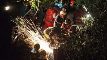 Italy coach plunge leaves 37 dead