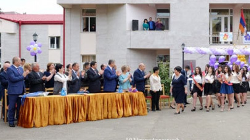 Կոչ եմ անում ձեզ՝ ամենայն վճռականությամբ ու ցնծությամբ ոտք դնել կյանքի հաջորդ փուլի շեմին. ԼՂՀ վարչապետ