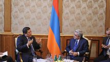 Serzh Sargsyan meets with ADB Vice-President Xiaoyu Zhao