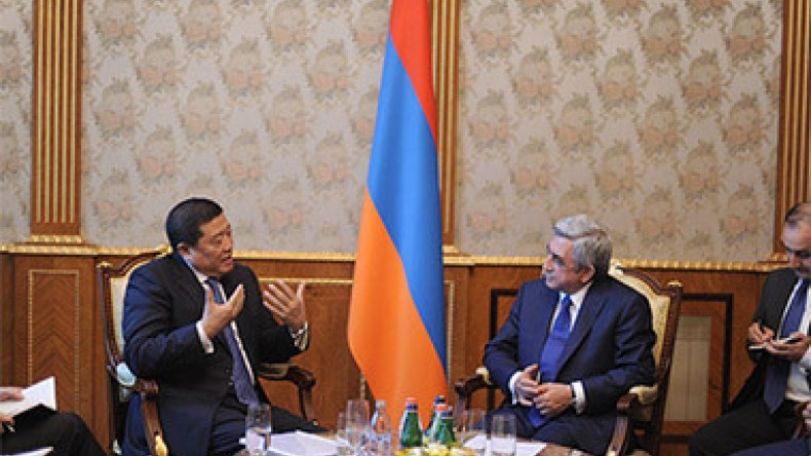 Serzh Sargsyan meets with ADB Vice-President Xiaoyu Zhao