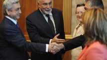 Serzh Sargsyan meets with Romanian Economy Minister
