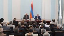 President meets with Public Council members