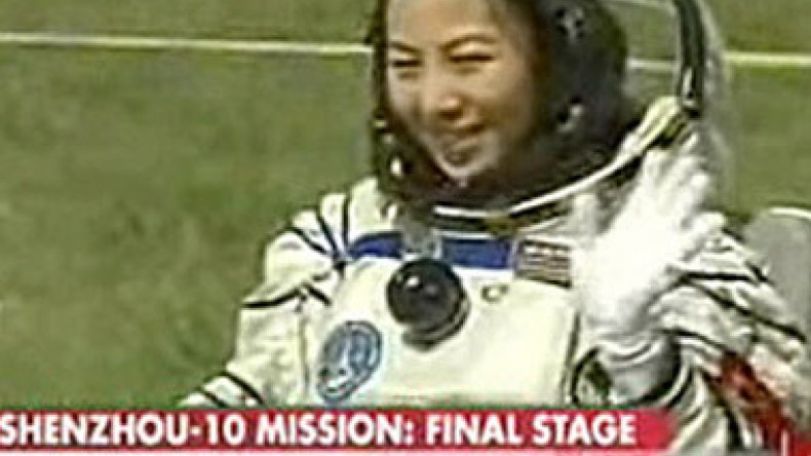China's Shenzhou-10 astronauts return to Earth