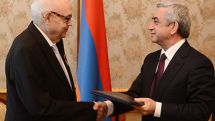 Armenian President meets with Spanish writer Gonzalo Guarch