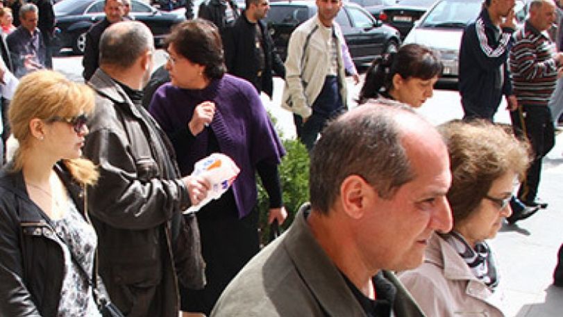 Armavia employees in another protest over salaries