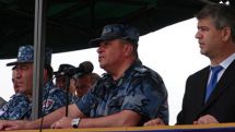 Глава Полиции Армении В. Гаспарян готов пожертвовать собой и исключает возможность применения оружия против демонстрантов  