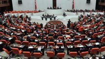 Накануне парламентских выборов в Турции у офисов прокурдской партии прогремели взрывы: есть раненые  