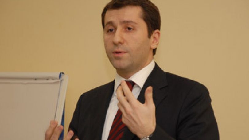 Омбудсмен Армении отказывается от грантов, поскольку они ограничивают его деятельность