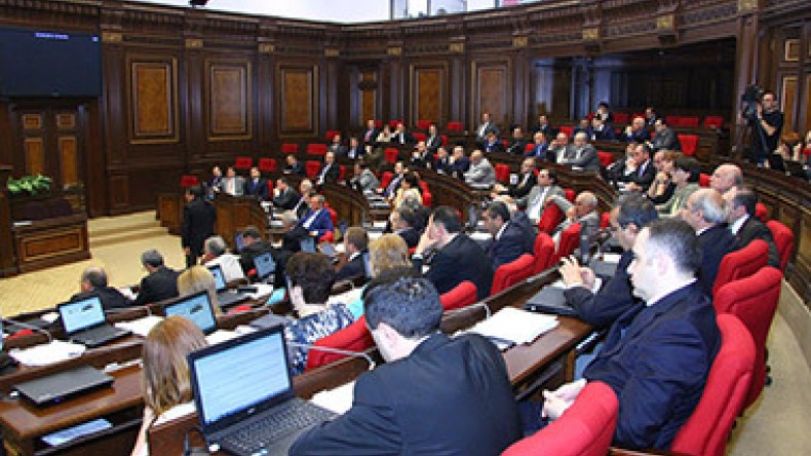 Парламент одобрил программу правительства Армении на 2013-2017 гг.  	  