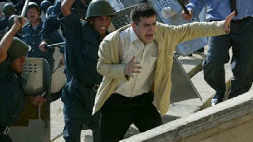 Zardusht Alizadeh: Azerbaijani people should take up arms and fight for their rights