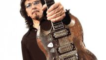 Гитарист Black Sabbath Тони Айомми вновь призывает поклонников голосовать за Dorians в финале «Евровидения-2013»