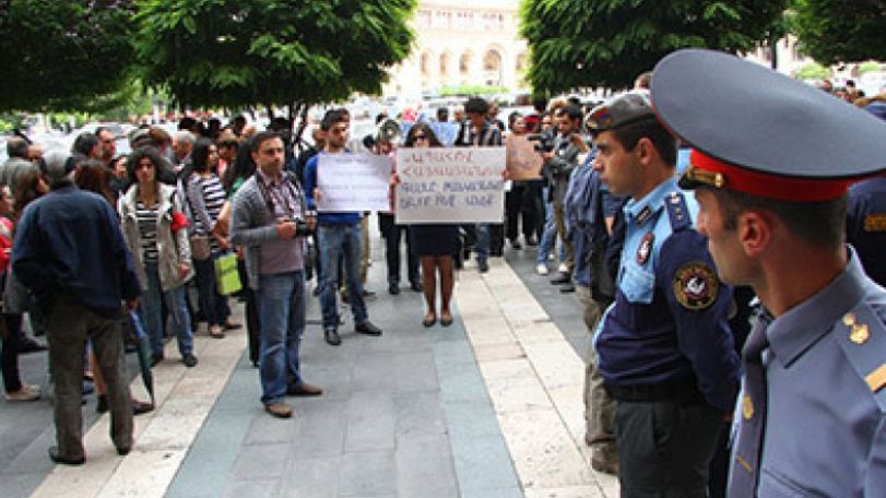 В Ереване проходит акция протеста против повышения тарифов на газ