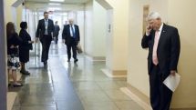 В офис американского сенатора Роджера Викера прислали конверт с рицином