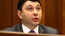 «Оne way ticket»? Э. Шармазанов о поездке лидера Hello Revolution в Армении Раффи Ованнисяна в Москву 