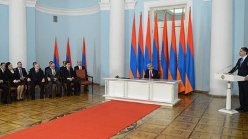 Serzh Sargsyan accepts resignation of government