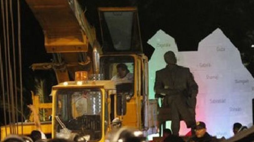 Scandalous statue of Heydar Aliyev, ex-dictator of Azerbaijan, installed in Mexico, will be moved to Embassy of Azerbaijan