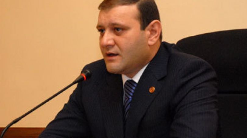 Տարոն Մարգարյանը հանձնարարել է խստորեն վերահսկել դպրոցներում դրամահավաքության երևույթները բացառելու գործընթացը