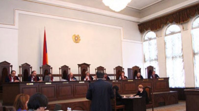 ՍԴ-ում Դավիթ Հարությունյանի նյարդերը տեղի տվեցին, և նա միջնորդություն ներկայացրեց