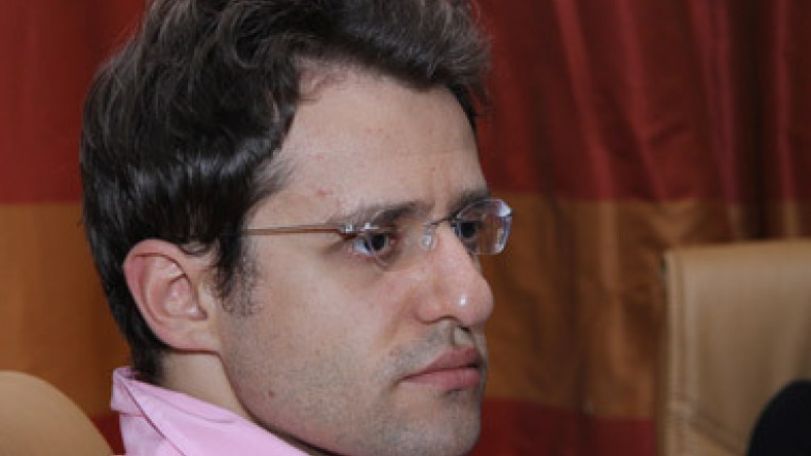 Levon Aronian leaves for London