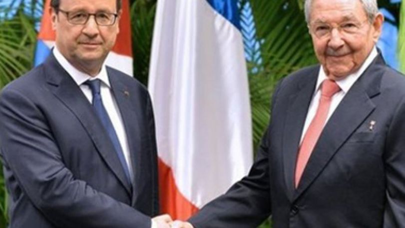 France's Hollande meets Fidel and Raul Castro in Havana    